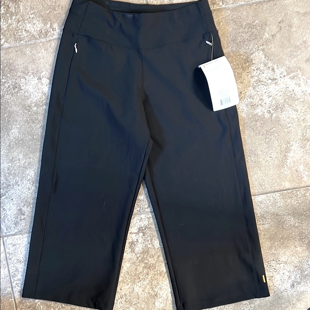NWT Lucy Everyday Capri athletic wear